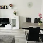 Zur Seeschwalbe Apartman *
